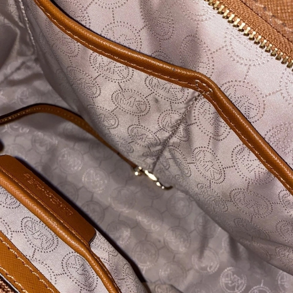 Michael Kors Purse - Picture 2 of 13